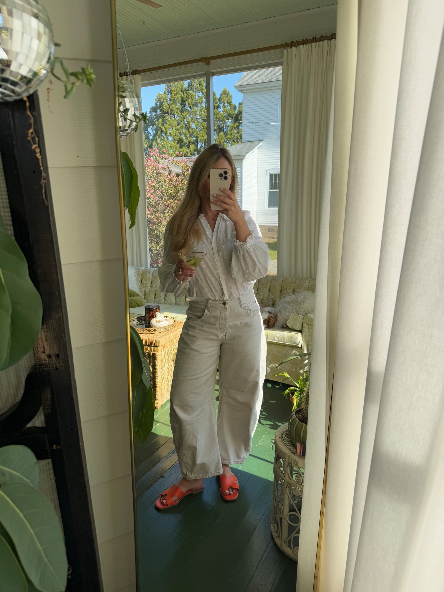 summer whites loading….

#LTKShoeCrush #LTKFindsUnder100 #LTKSeasonal