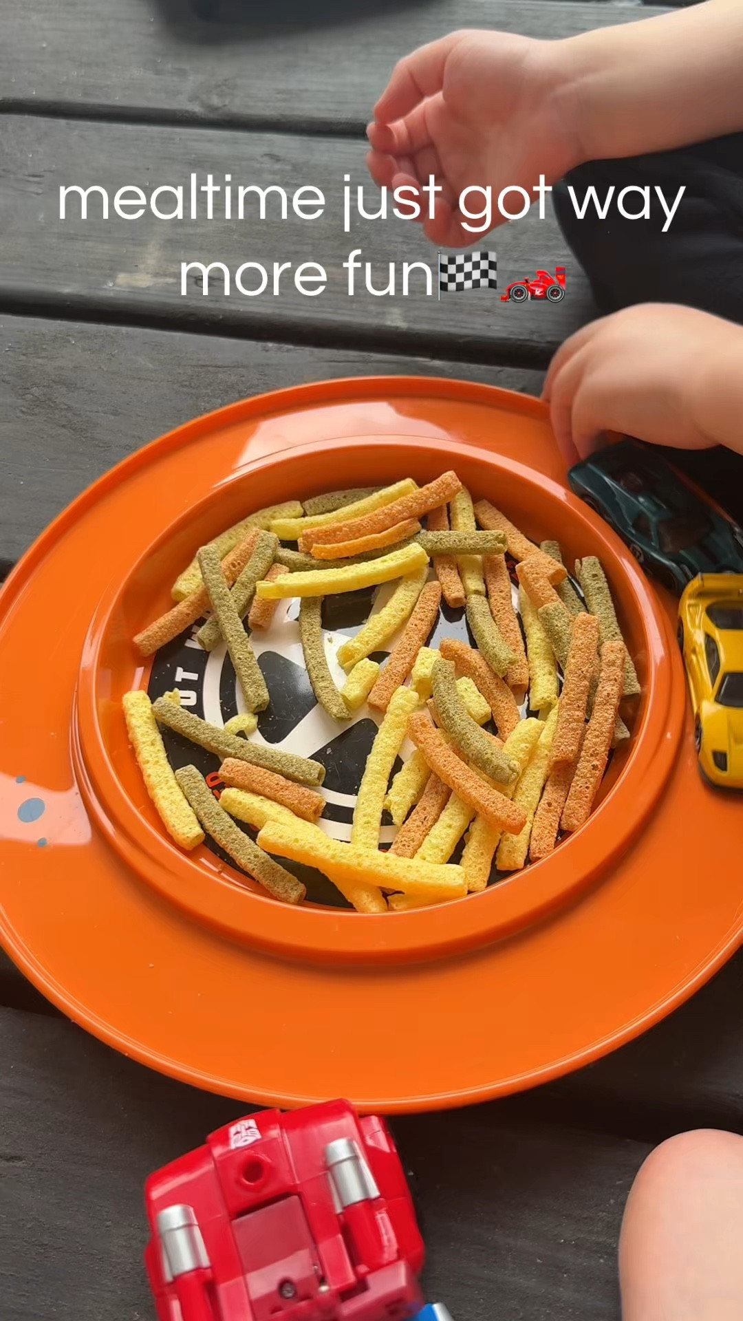 Hot Wheels plates = the easiest way to make toddler mealtime fun 🚗💨
If your kids are obsessed with cars, this is your sign 😂 my boys were instantly into dinner for once lol 

Linked in my LTK + I’ll drop the link in the comments too!

#toddlermeals #boymomlife #momfinds #toddlerhack #hotwheels 
