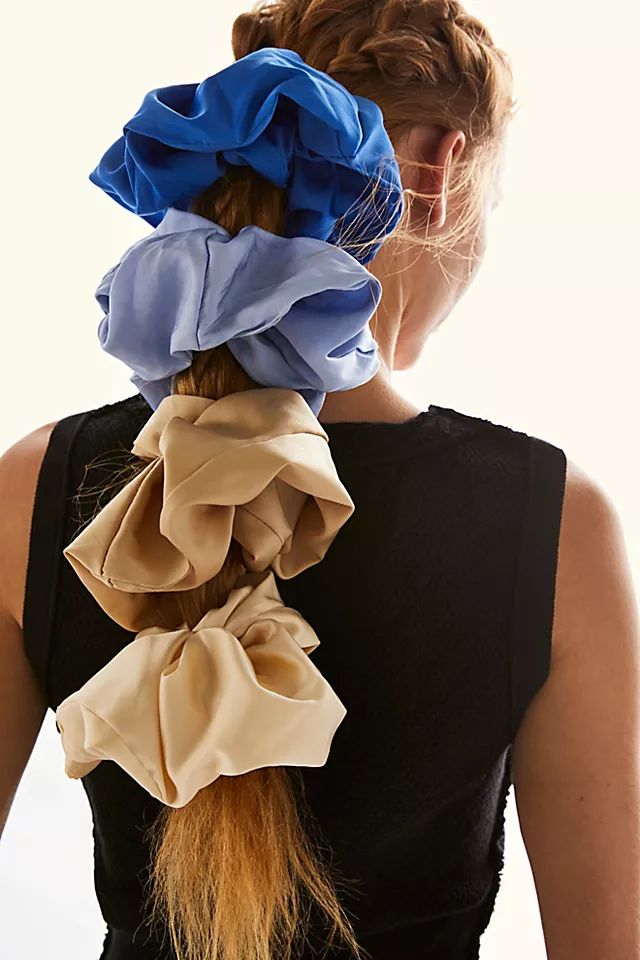 Super Satin Scrunchie | Free People (Global - UK&FR Excluded)