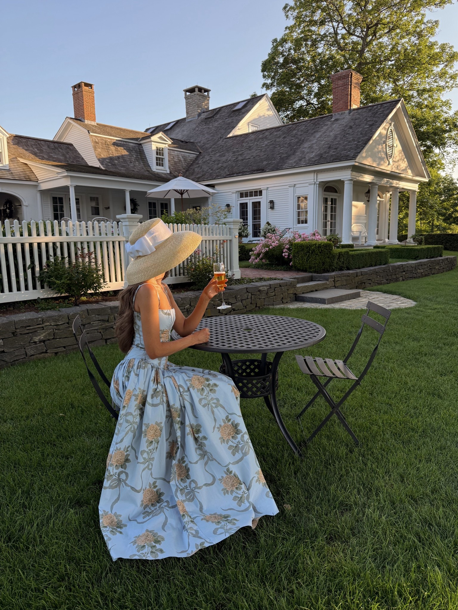 House of CB floral dress 🤍✨

Nordstrom, Nsale, garden 

#LTKSeasonal #LTKParties #LTKTravel