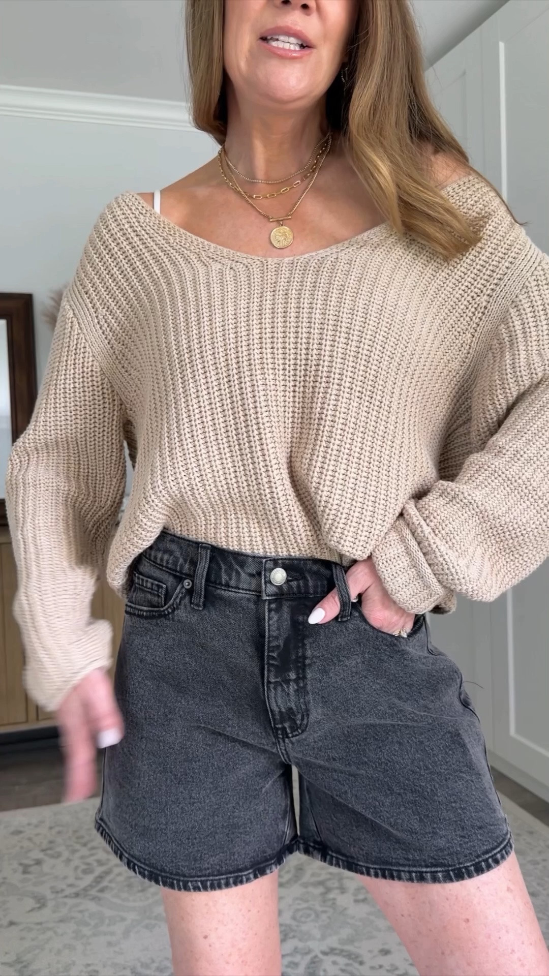 I love the fit of Agolde Parker shorts but they’re $158🙅🏼‍♀️ I found us look for less options from Target ($28) and Walmart ($18). The Target style has a 4” inseam, similar distressing and a slightly baggy fit; and the Walmart pair has a 5” inseam, a finished hem and a modern flattering fit. You can’t go wrong! Size down in the Target pair and stay tts in the Walmart style. I wear a 4 in the Target, and a 6 in the Walmart.

Designer inspired, affordable fashion find, Walmart fashion, Target style, midi length denim shorts, the best shorts for women over 40, the most flattering jean shorts, warm weather style

L

#LTKmomlife #LTKSeasonal #LTKOver40