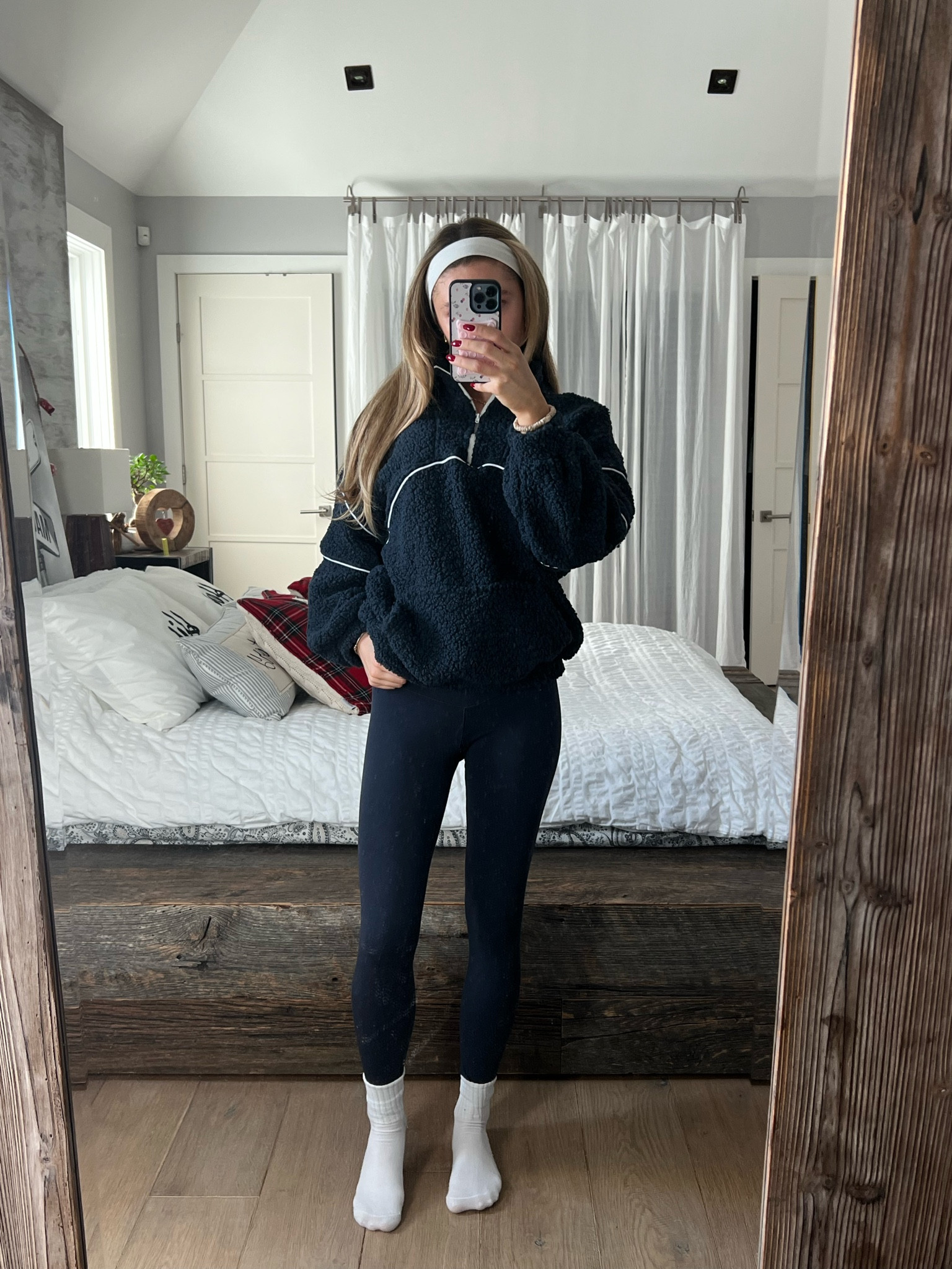 Medium in leg , small in hoodie 

#LTKFitness #LTKFindsUnder50 #LTKActive