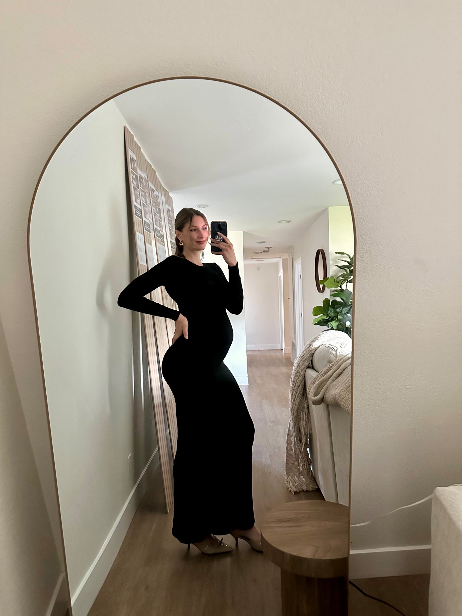 A moment for the girl’s night out fit ✨ Obsessed with this dress. 😍