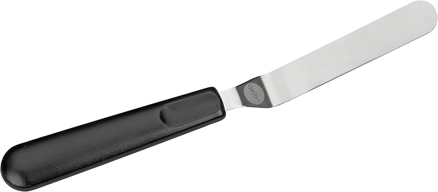 Wilton 9 Inch Frosting Spatula with A Stainless Steel Angled Spatula And Ergonomic Handle, Black ... | Amazon (US)