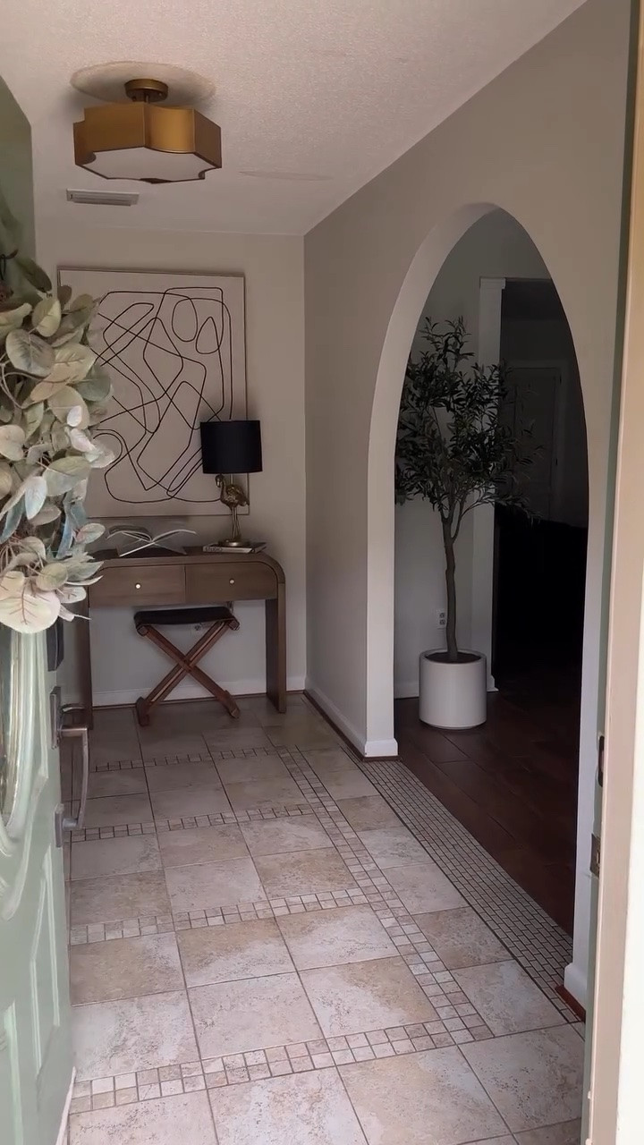 We loved our stay at this beautiful #airbnb in #savannahga ! If you are looking for a play to stay with a pool search Family Home-Pool & Game Room near City & Beach in Savannah on @airbnb The owners Carlos & Marci are amazing hosts with beautiful locations! #highlyrecommend