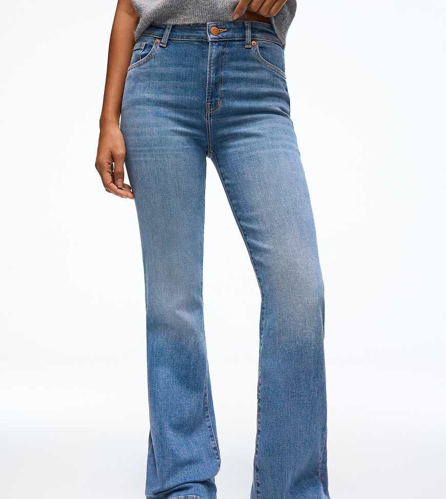 Bershka Petite – Schlagjeans in Mittelblau | ASOS (Global)