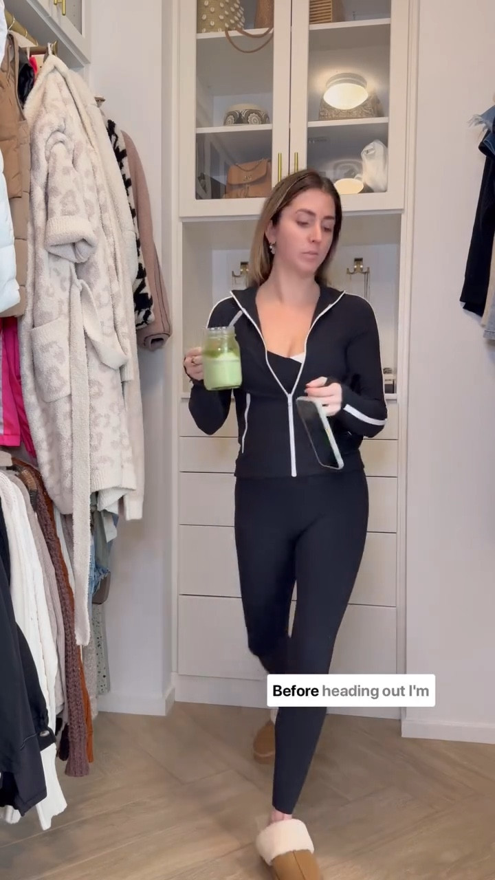 This morning, I finally got out to play pickleball for the first time in months!🏓It felt amazing to soak up some sunshine and get back on the court. For 2025, my resolution is to get more organized so I can make time for the things I love—like pickleball—and cut back on working nonstop.💕 My outfit is on sale + I have a code for an extra 15% off. Just C0mment SHOP & I’ll DM you the details.

Abercrombie YPB outfit, pickleball, GRWM, mom vlog