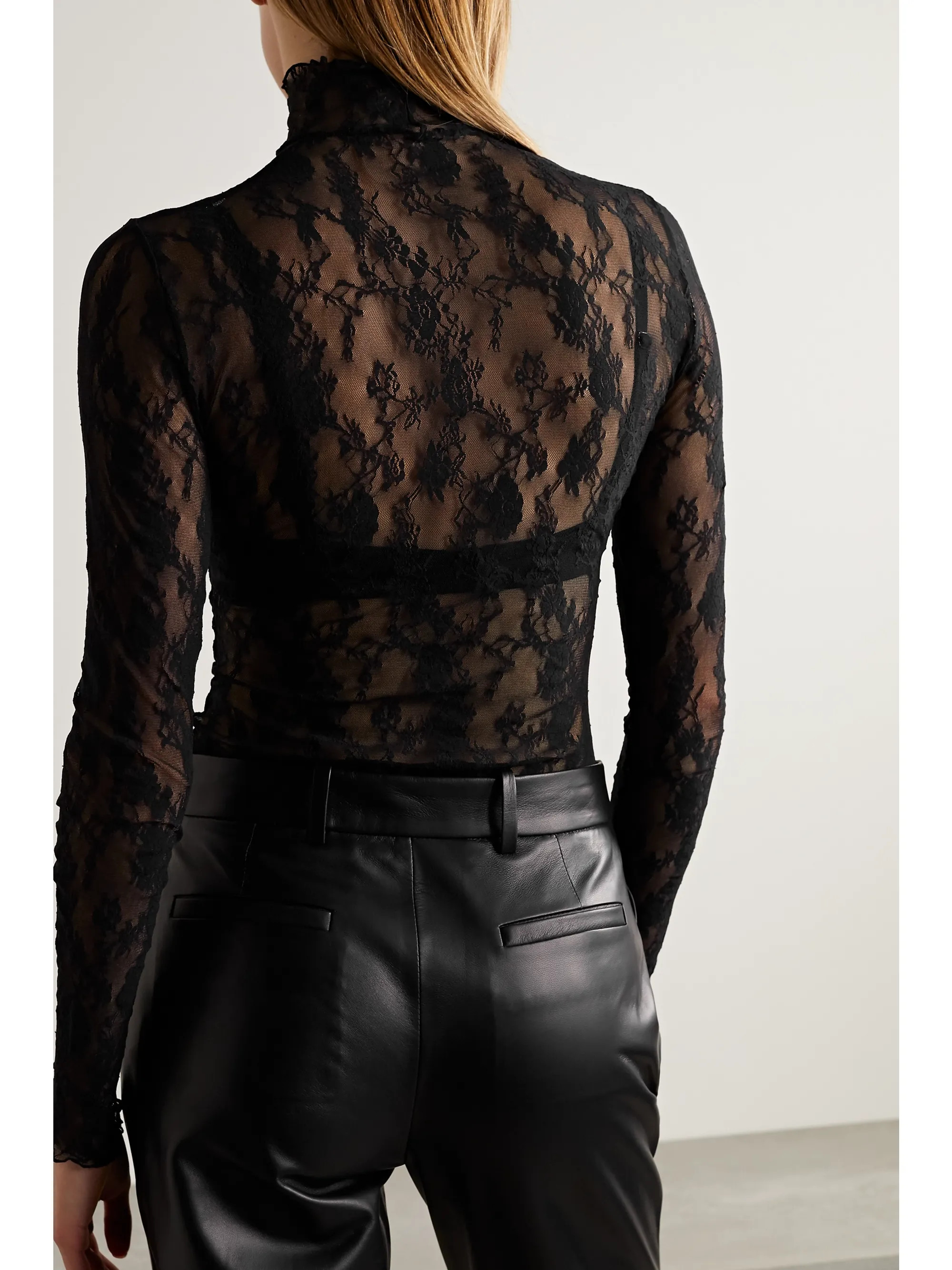 Katharina Oberteil aus Spitze mit Stehkragen | NET-A-PORTER (UK & EU)