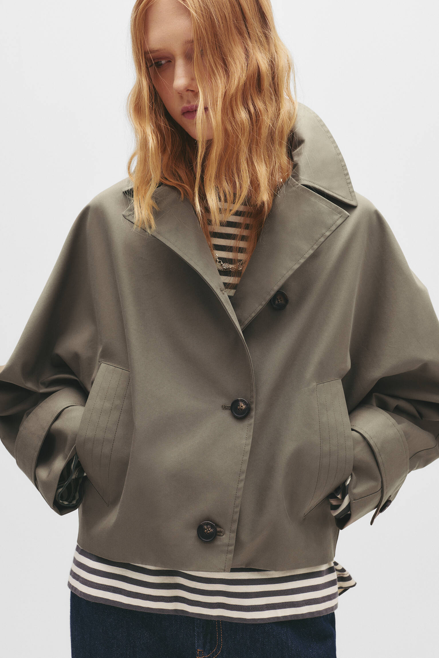 Short trench coat with voluminous sleeves - pull&bear | PULL and BEAR UK