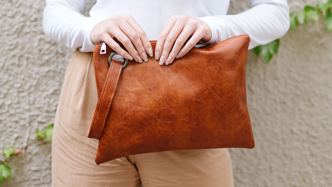 clutches | modern+chic