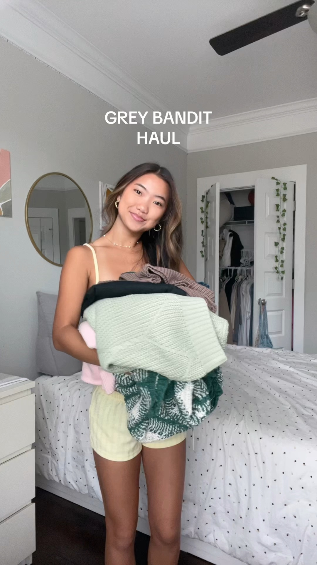 grey bandit FAVSS 🫶🏼
code LAUREN15 for $$ off!! part 2 next post :))
1: sweater- small, skirt- xs
2: sweater- small
3: jeans- 24/1
4: sweater- medium