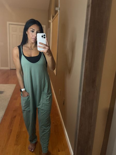 Jumpsuit
Comfy ootd



#LTKtravel #LTKActive #LTKstyletip