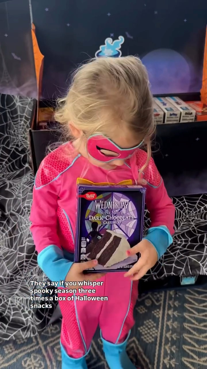 When your Halloween haul is this good, you let the mini boss do the unboxing. 😍🕸️ Thank you @generalmills for the spooky snacks - she’s officially in boo mode! 👻🍬 

.

#GeneralMillsAmbassador #HalloweenSnacks #MiniUnboxer #SpookySeason #HalloweenUnboxing #BooCrew #SpookyVibes #HalloweenHaul #HalloweenTreats #SnackTimeFun #MiniUnboxer #MomLifeMoments #Spooky