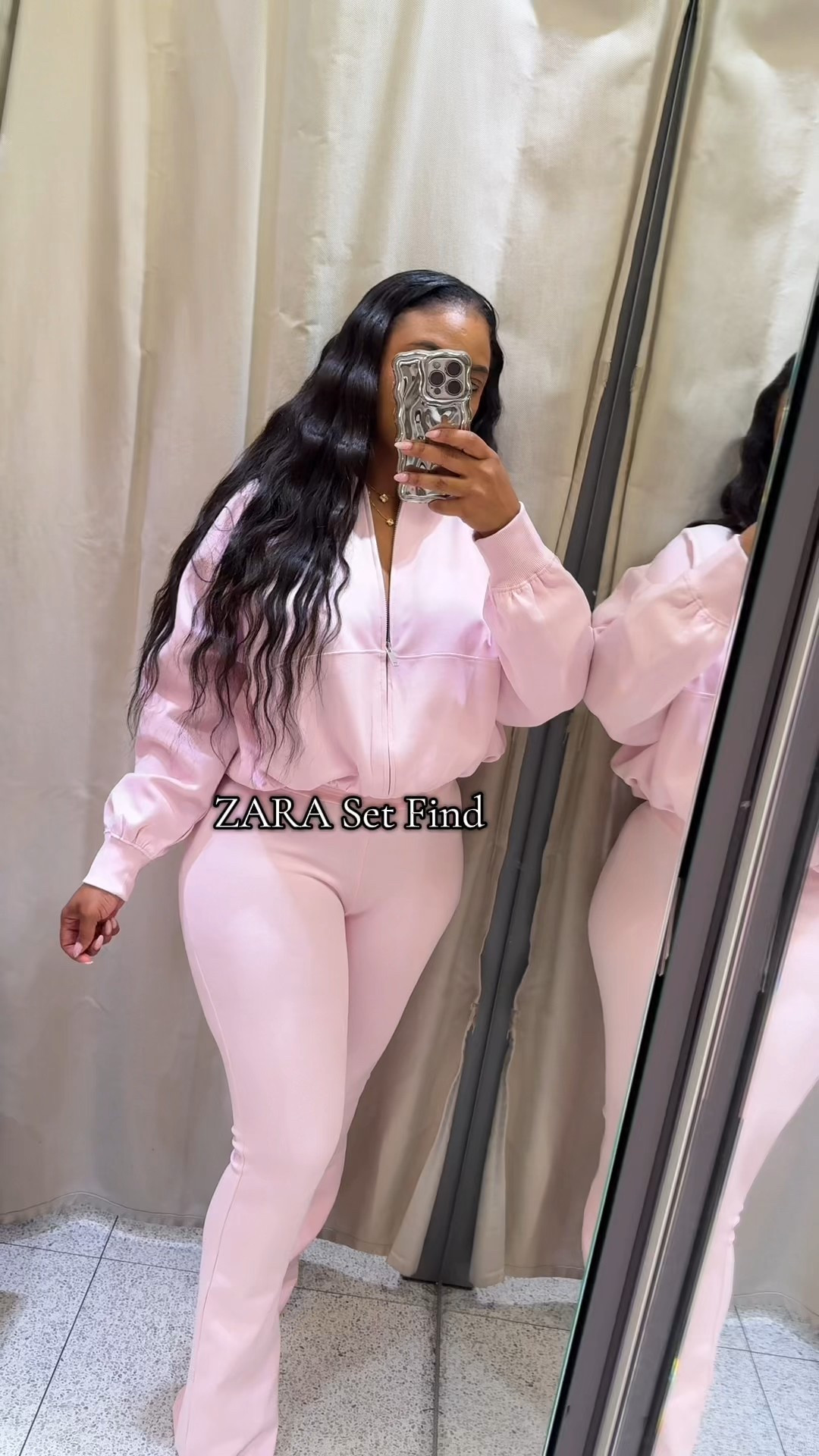 Fall outfit look 
Brand ZARA 

❤️Please read bottoms run small ❤️order a size up please ladies ❤️

Zara Fall Set Find.
Coment (ZARA) to receive details

Measurements 💙
170lb 5”3 Hips 44


High-rise and adjustable drawstring waistband. Flared legs. Wearing a size medium and large for bottom.

Bomber jacket INTERLOCK BOMBER JACKET
Wearing a size small in Jacket.


#zara #zaranewcollection #zaranewin #autumn #outfitinspo

#LTKU #LTKFindsUnder100 #LTKActive