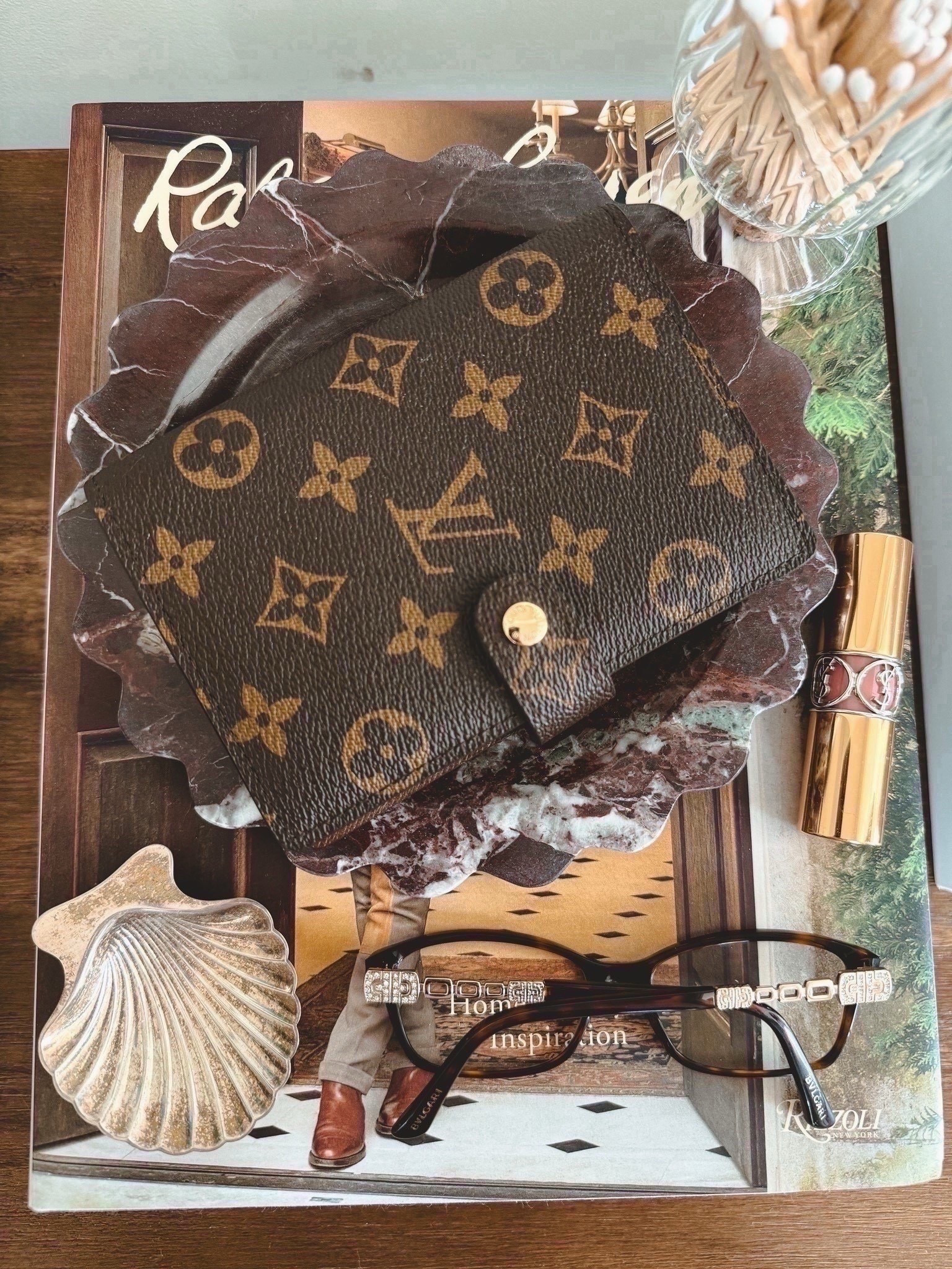 Planner, sea shell dishes, ysl lip balm



#LTKSeasonal #LTKHoliday #LTKGiftGuide