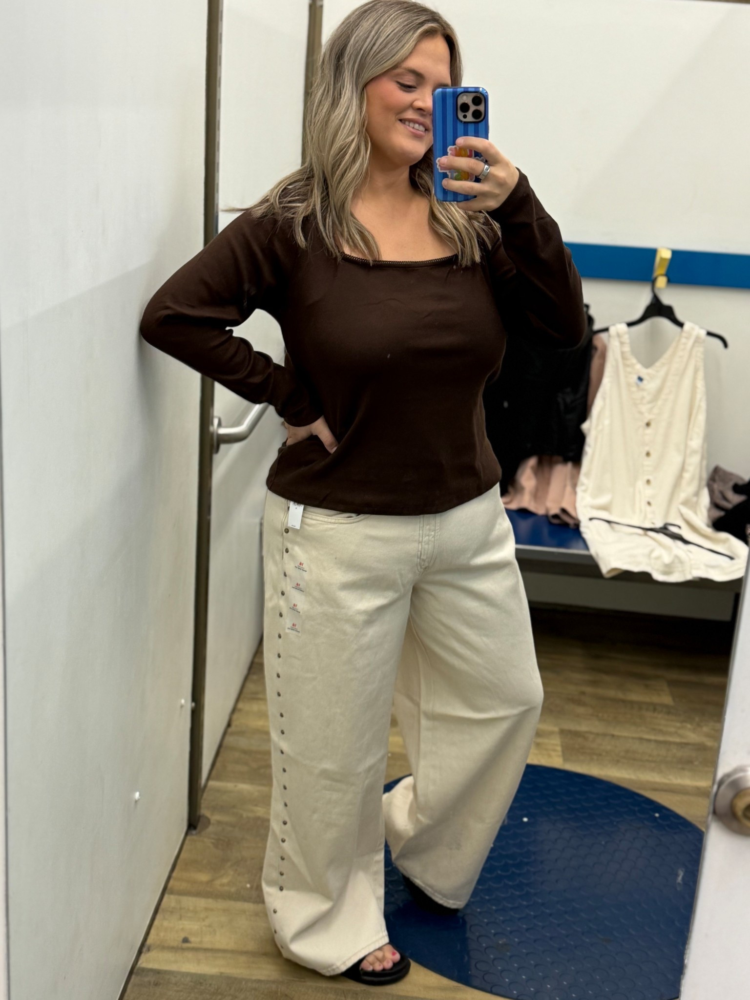 Obsessed with this combo 🤎 The square neck top and wide-leg jeans are such a perfect pair for fall. #LTKFinds #LTKStyle #FallOutfits #OOTD #OldNavyHaul #AffordableFashion #MomStyle #StyleOver30 #CasualChic #LTKFallFashion

#LTKU #LTKMidsize #LTKFindsUnder50