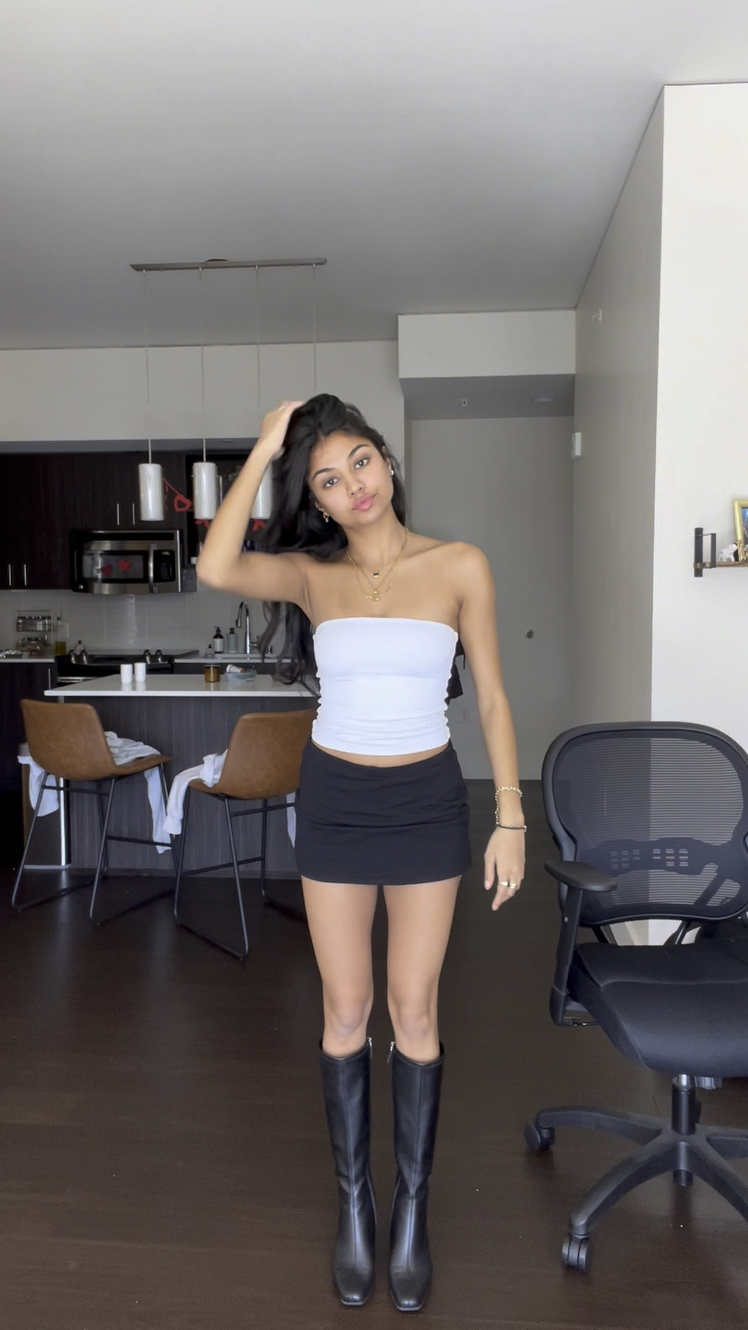 THIS SKIRT. i’ve only seen it in my dreams and it’s less than 40$ AHH