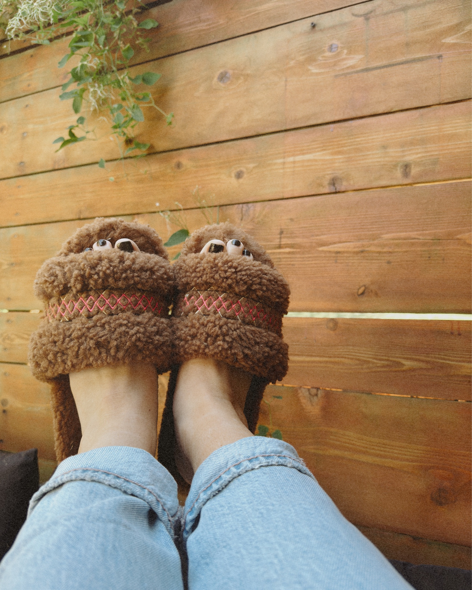 The cutest Ugg slippers

#LTKTravel #LTKFindsUnder100 #LTKFamily