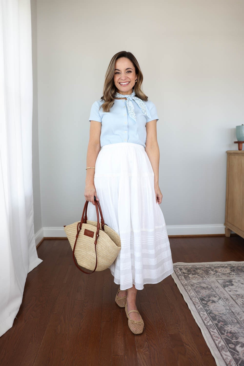The white boho skirt from Abercrombie is back in stock in petite xxs! 

True to size, fully lined, 100% cotton 👏 

Skirt: petite xxs 
Top: petite xs 
Shoes (sold out)

#LTKxAbercrombie