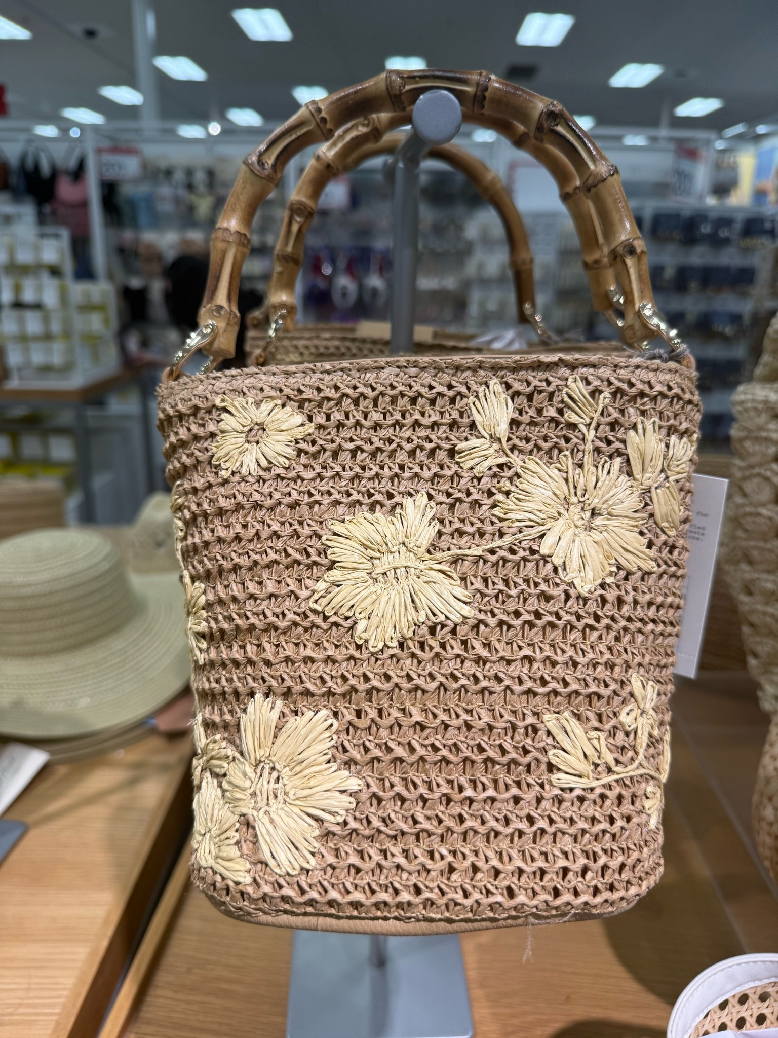 Adorable summer bag that looks so expensive!