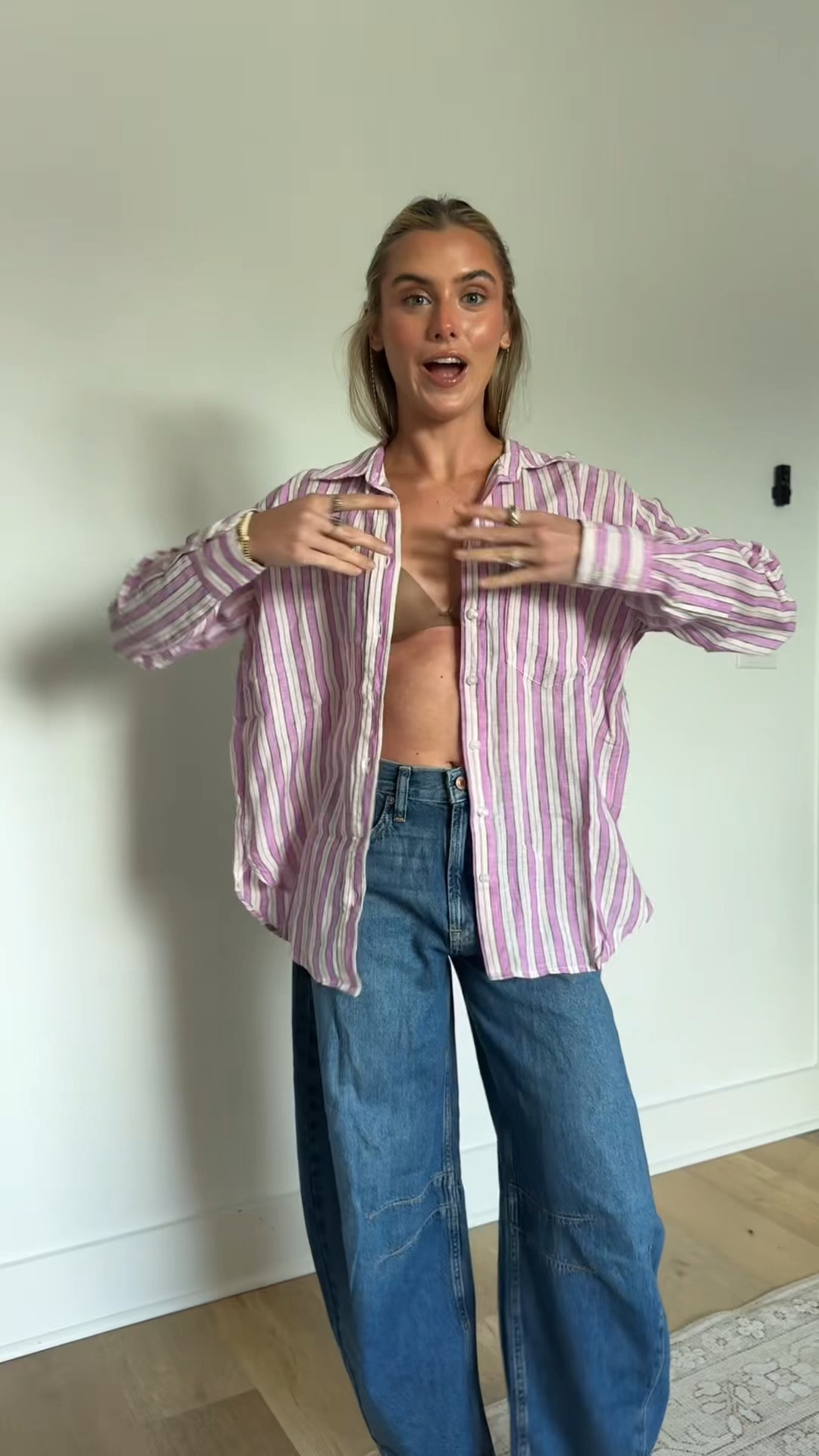 @gap size S 100% linen oversized shirt. Soft linen shirt in an oversized fit and tunic length.
Spread collar, button front.
Long sleeves with drop shoulders and button cuffs.
Chest patch pocket.
Shirttail hem.

#LTKootd #LTKSaleAlert #LTKSeasonal