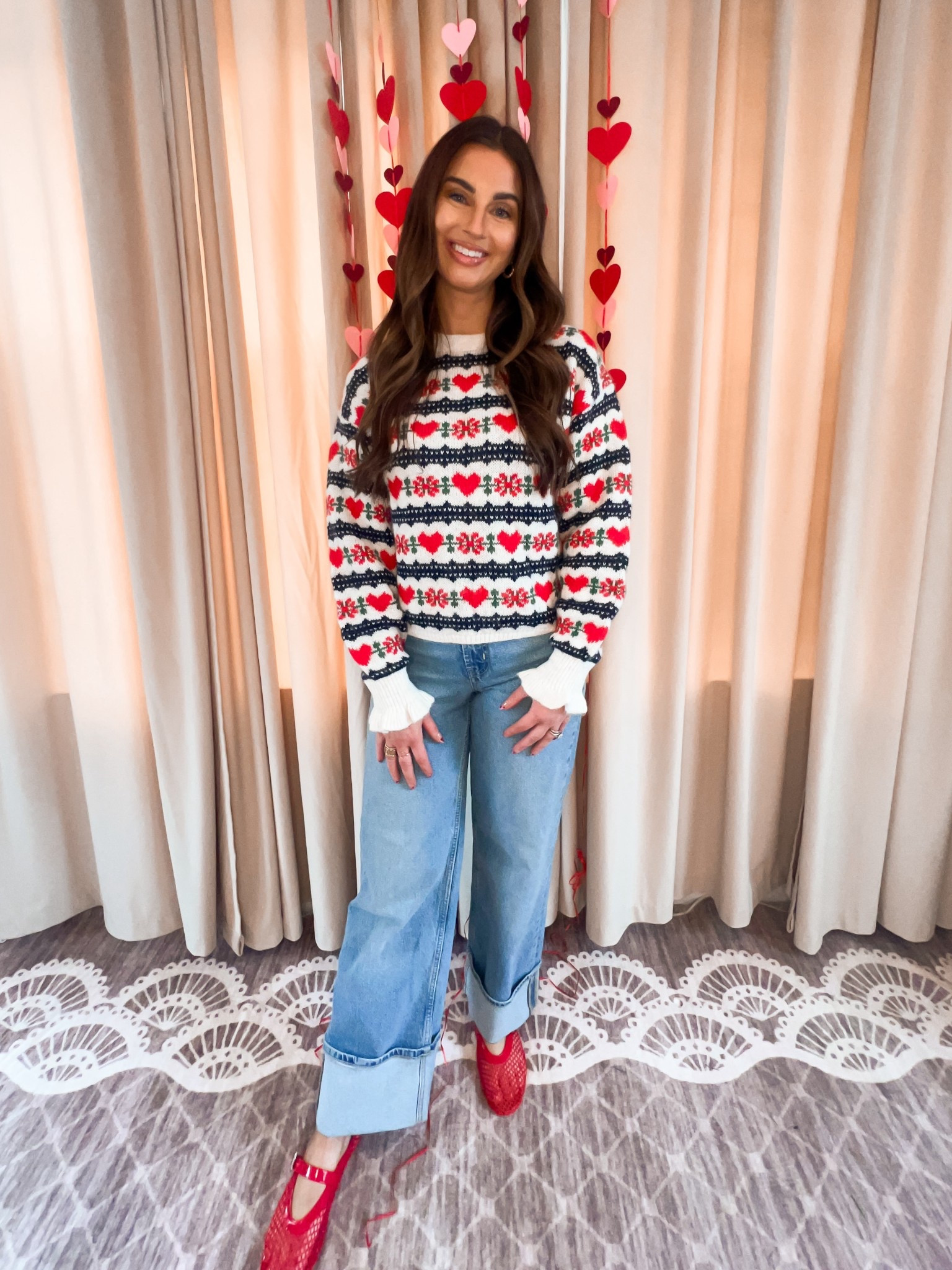 Striped red and blue heart sweater
-small
Red mesh flats