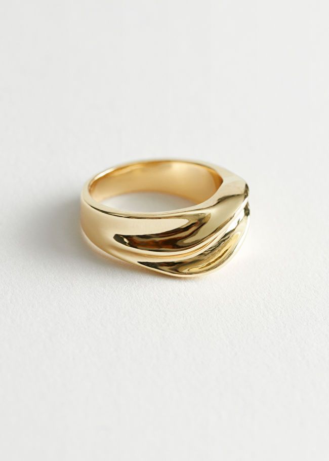 Embossed Wave Ring | & Other Stories (EU + UK)