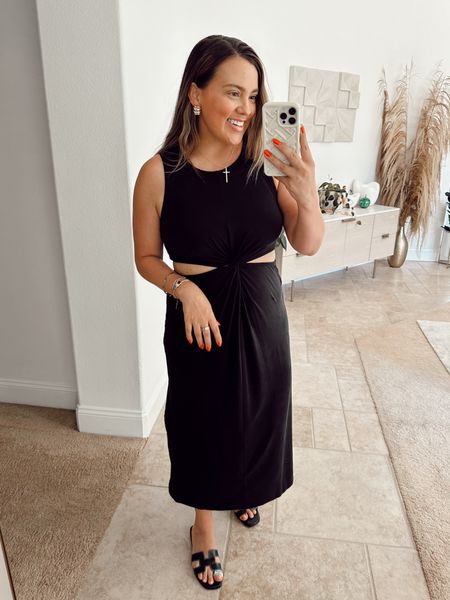 Love this knotted dress! It’s so soft and slinky & has slits on the side 🤍 wearing size large 

#LTKMidsize