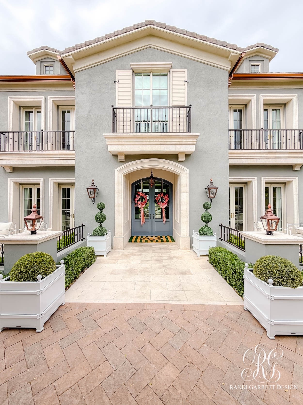 Spring front porch decor 

#LTKSeasonal #LTKHome