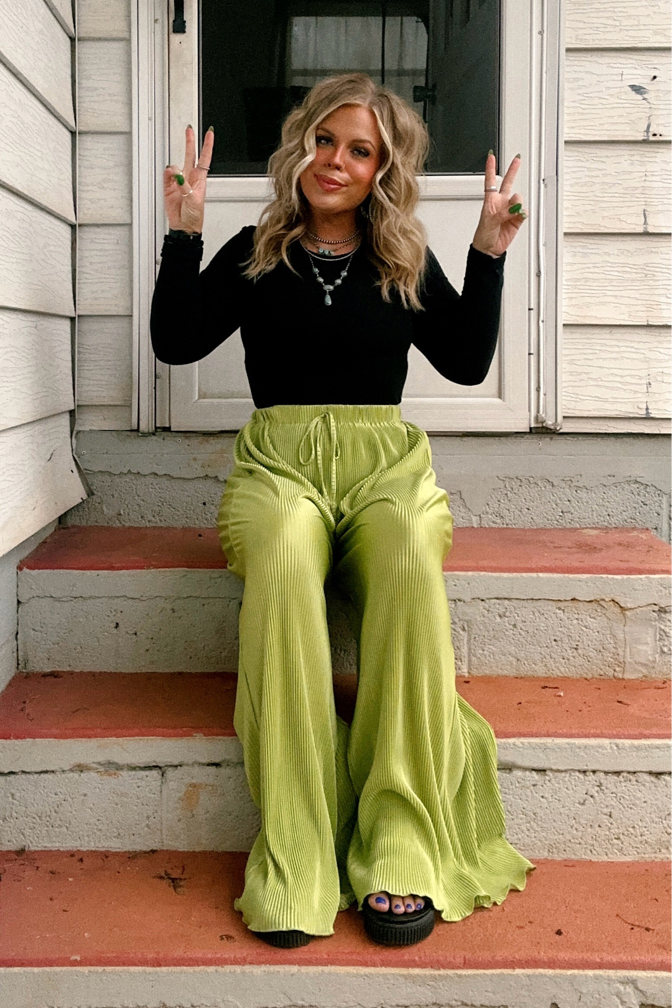 💚✌🏻

Shoes from years ago but linked some other options !! 