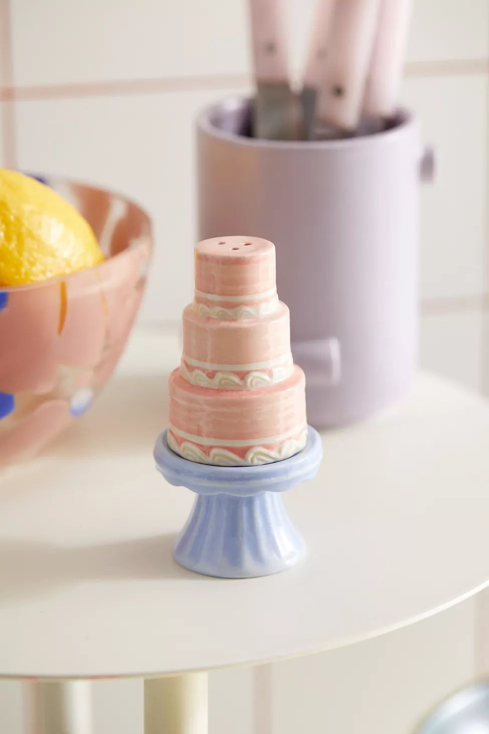 Pretty Shitty Cakes UO Exclusive Cake Salt & Pepper Shaker Set | Urban Outfitters (US and RoW)
