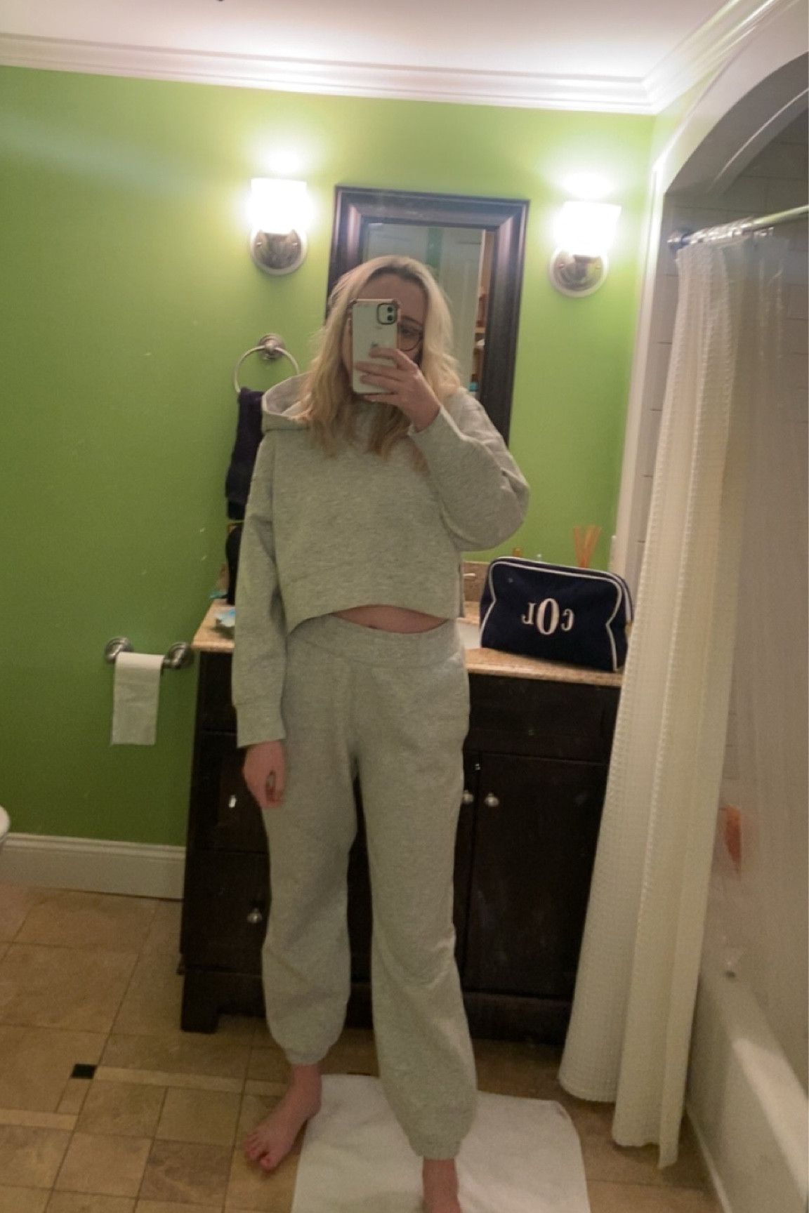 Me in my green childhood bathroom 💚 loving this set from Abercrombie! Wearing a Medium in both!