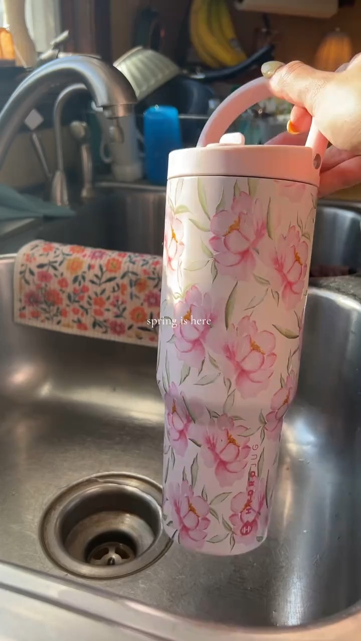 Hydrojug is the way to go. I’m obsessed with their tumblers and how well they work. 

#LTKselfcare #LTKHome #LTKTravel