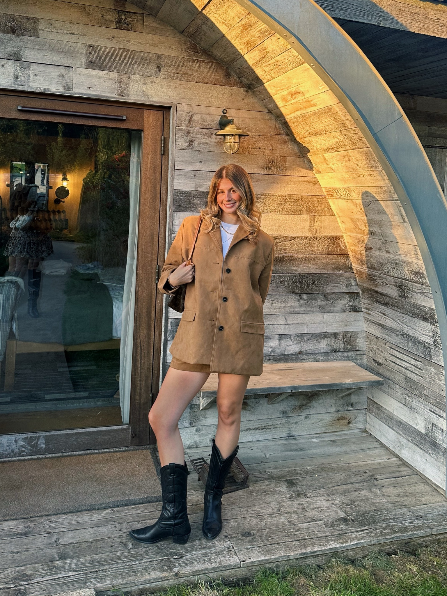  A suede co ord dream. I will be wearing this outfit in repeat for the next 3/5 months minimum xxx 

#LTKautumn #FashionMonth #LTKuk