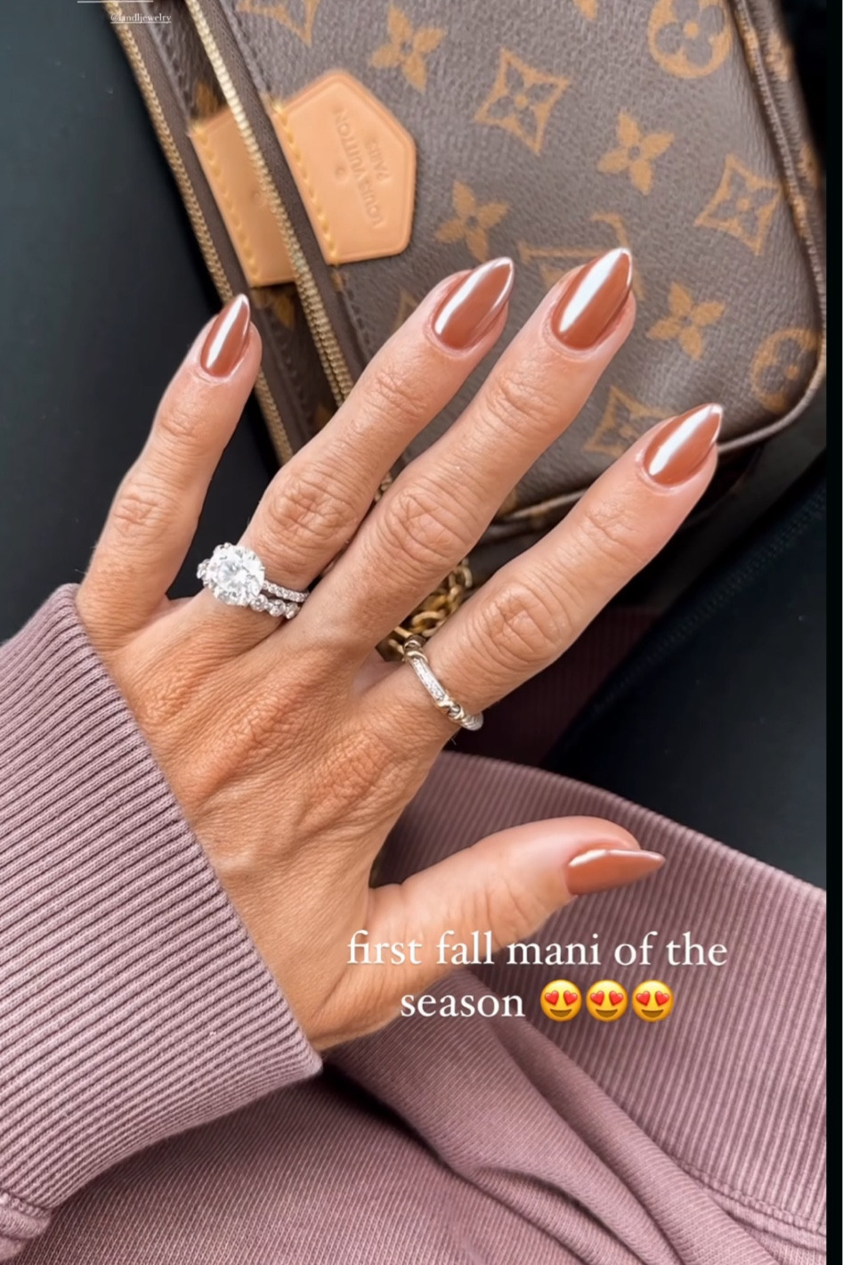 OPI chocolate moose w/ a chrome finish!! 🤎