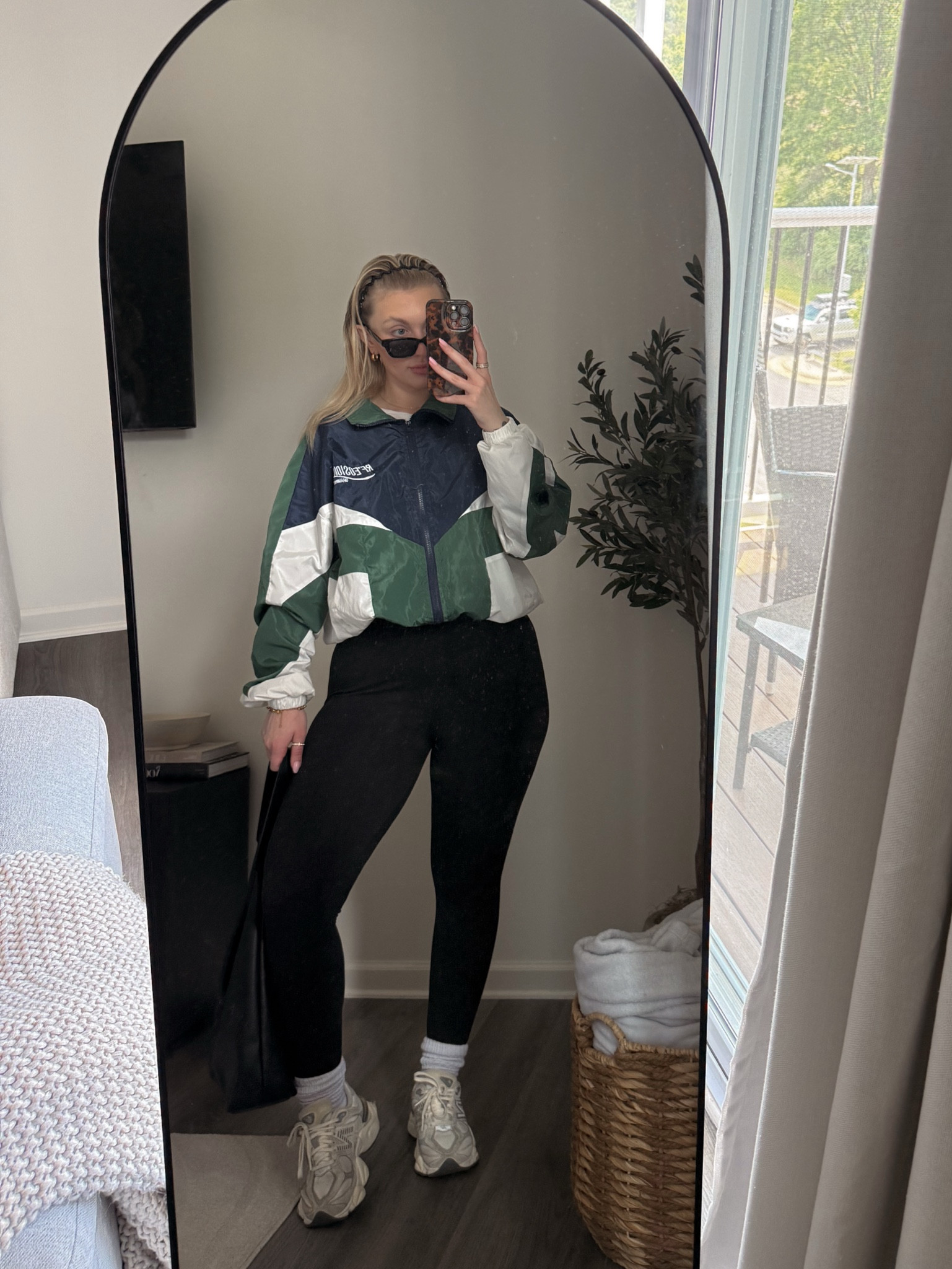The windbreaker is from shein but I don’t think it’s on the site anymore I got it a few years ago 

#LTKTall #LTKootd