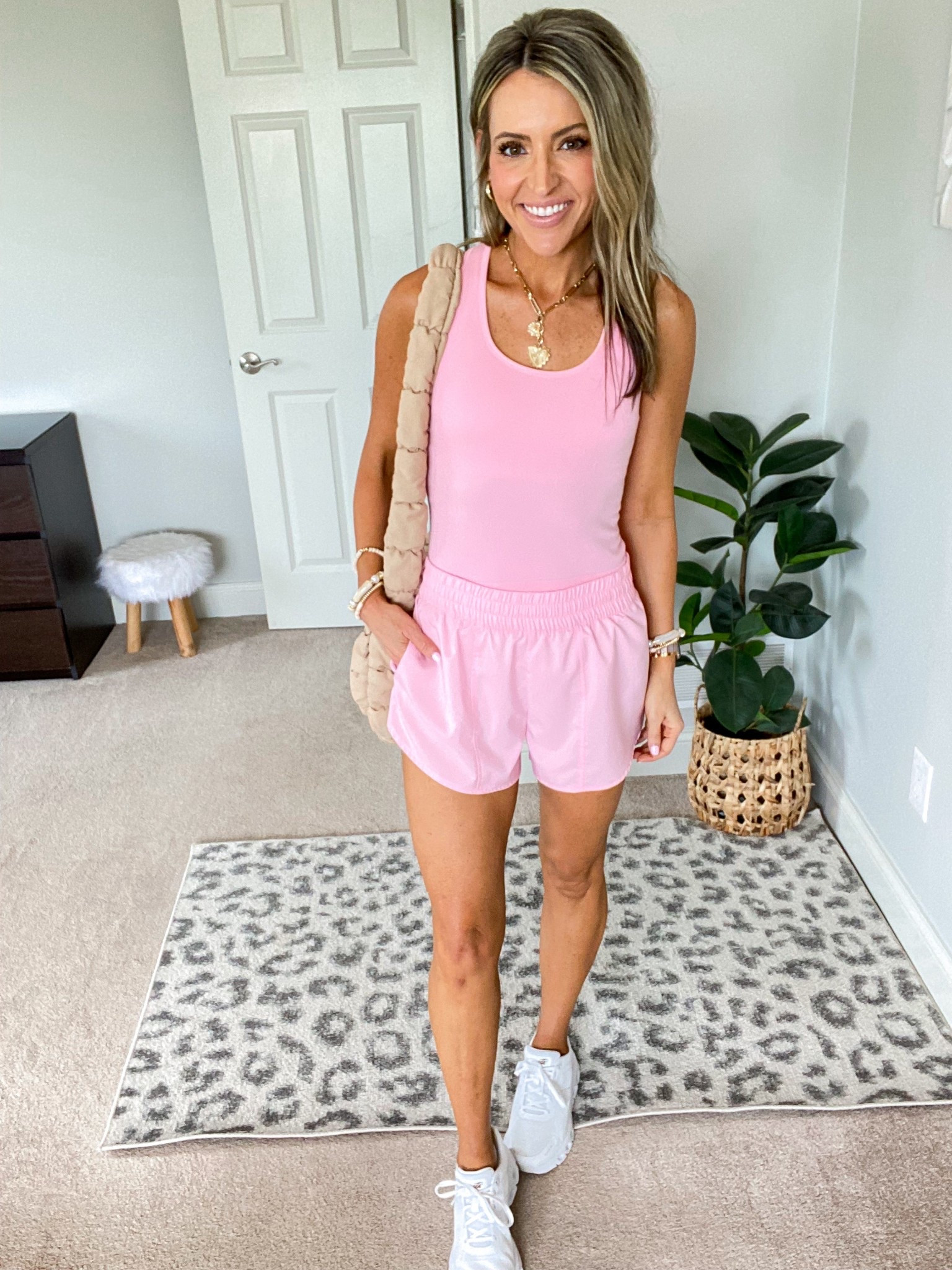 New arrivals I’m loving from @target 🎯 Love the monochromic pink athleisure outfit with built in bra & zipper pocket💕 Trust me, you’ll want it!🖤


#LTKFindsUnder50 #LTKActive #LTKStyleTip