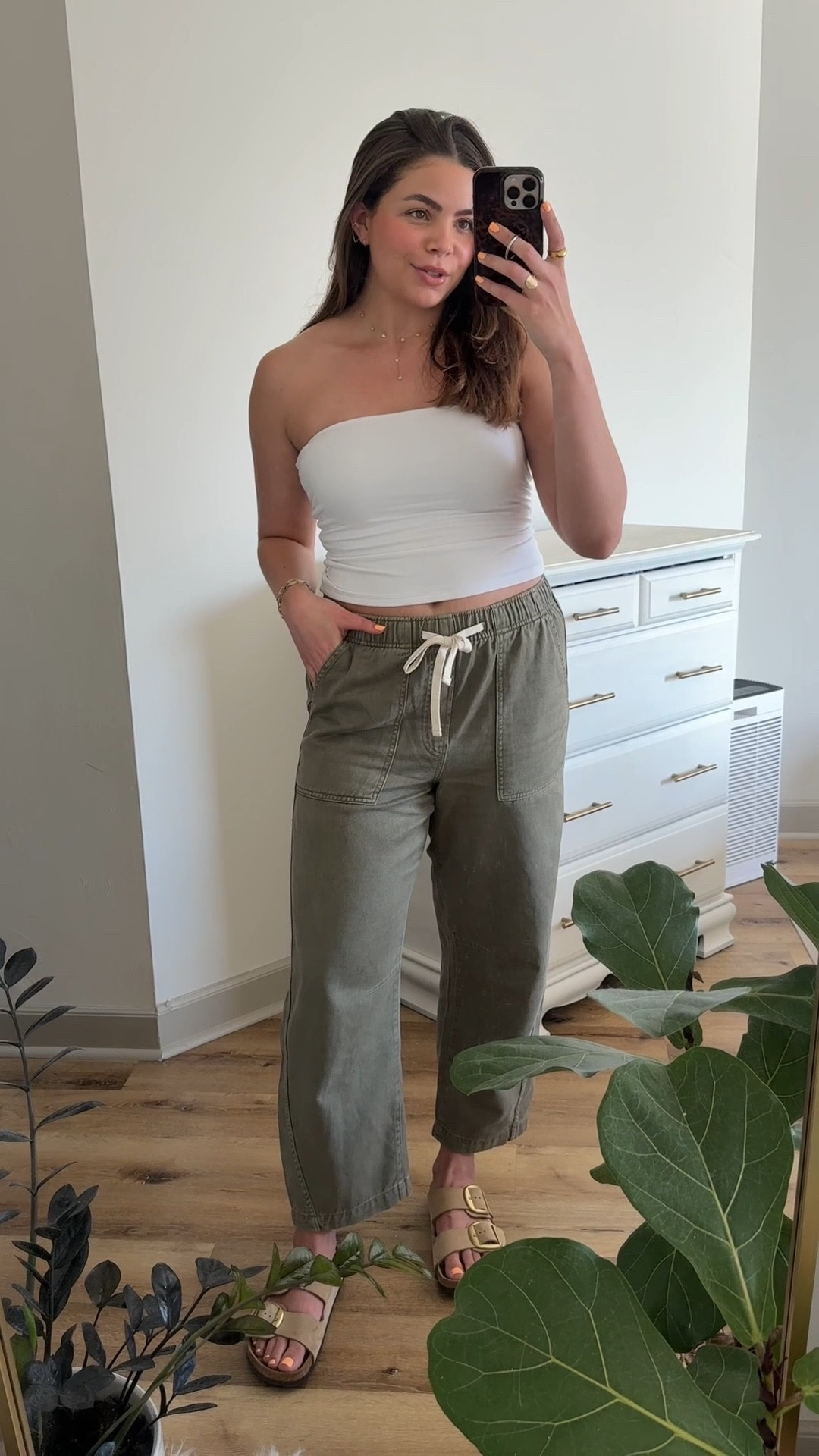 I found the perfect pull-on barrel jeans! They come in so many colors (and leopard print), and now they’re 50% off! 5’9, size 6/8, and wearing a size medium! 

barrel jeans | barrel pants | pull on pant | spring fashion | gap sale | the gap factory | gap outlet 

#LTKSaleAlert #LTKSpringSale #LTKFindsUnder50