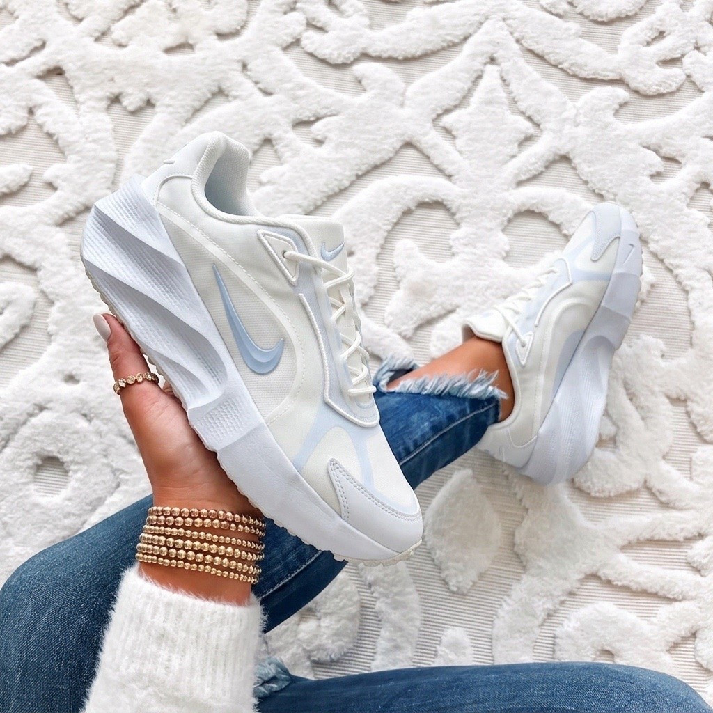 Nike Aura Edge sneakers runs true to size now 40% off