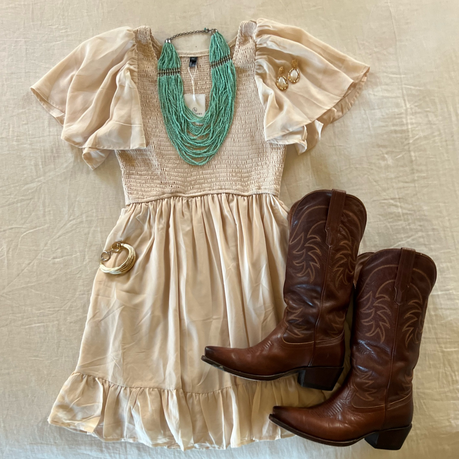 What I wore to the Zach Bryan concert last weekend


country concert outfit | cowgirl boots | amazon dress | last minute outfit | concert | festival | amazon boots 

#LTKFestival #LTKshoecrush #LTKU