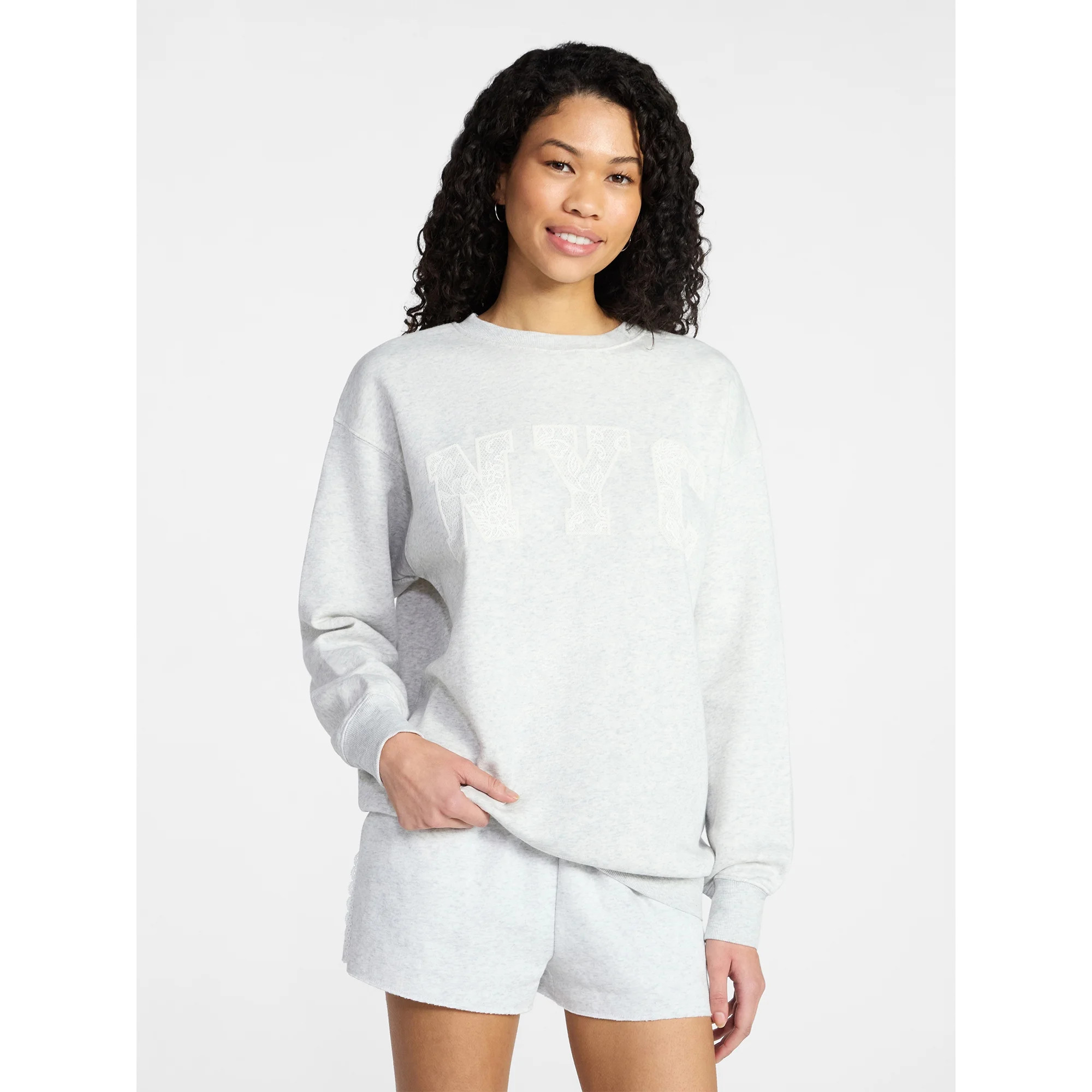 No Boundaries Oversized Graphic Sweatshirt, Midweight, Women's XXS-XXL | Walmart (US)