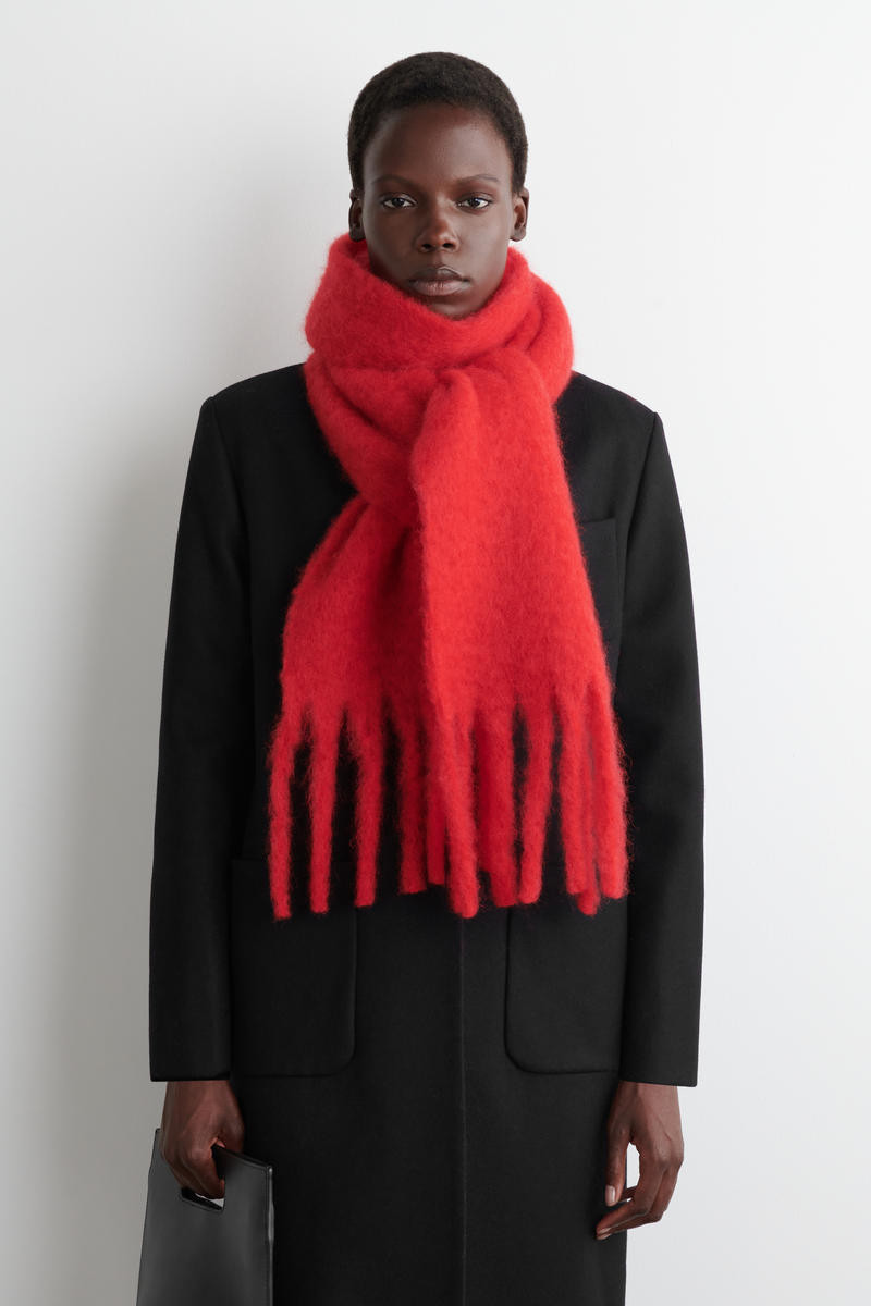 COS Women's Fringed Brushedmohair Scarf in Red | Mohair/Wool/Polyamide | Size: 205x25 | COS (AU)