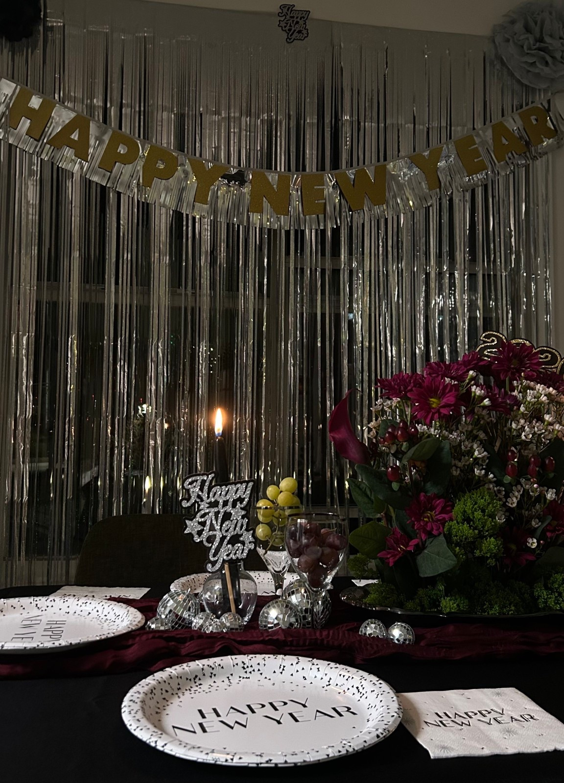 dinner party tablescape 🎆

#hosting #partydecor #florals 


#LTKFindsUnder100 #LTKHome #LTKSeasonal