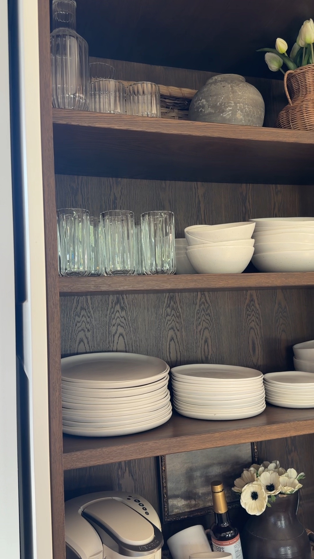 Modern ribbed drinkware / glassware from Walmart Better Homes & Gardens 


#kitchenfinds #walmartcanada #kitchenserveware #kitchendecor #drinkware #summerhosting

#LTKcanada #LTKhome #LTKsummer