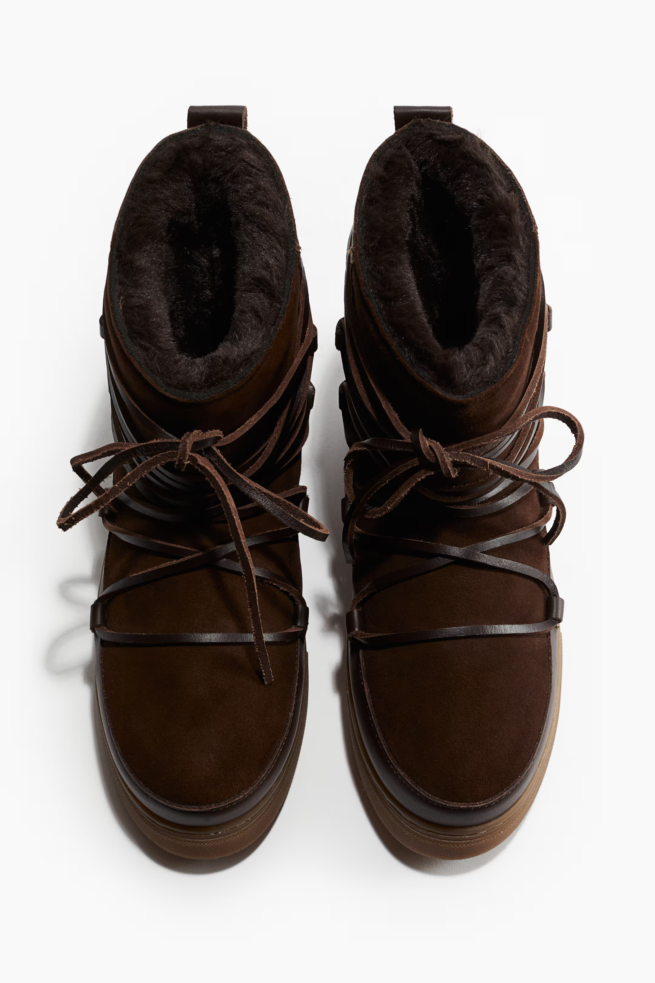 Warmgevoerde leren boots | H&M (DE, AT, CH, NL, FI)