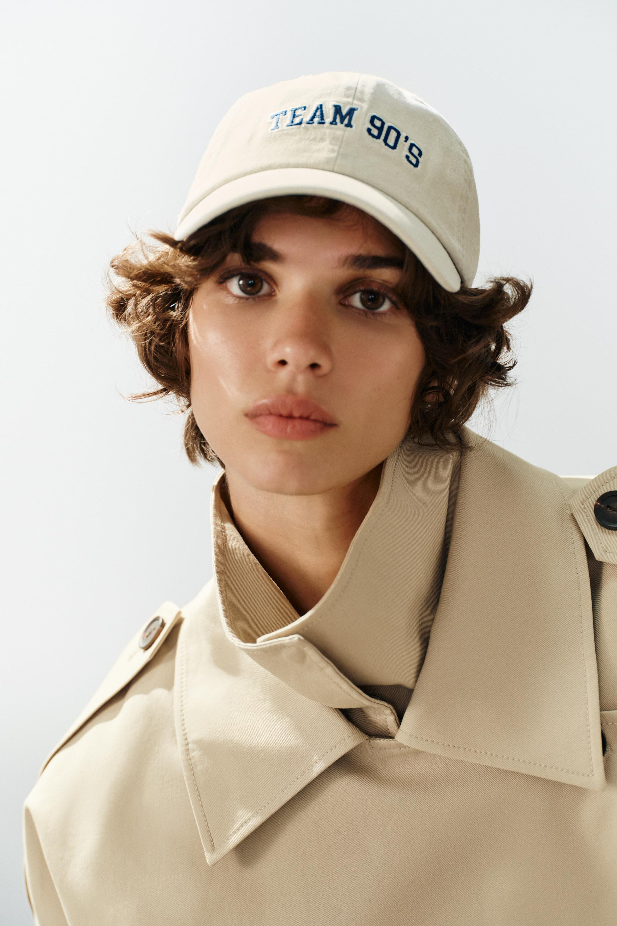 CONTRAST EMBROIDERY TWILL CAP | Zara DE