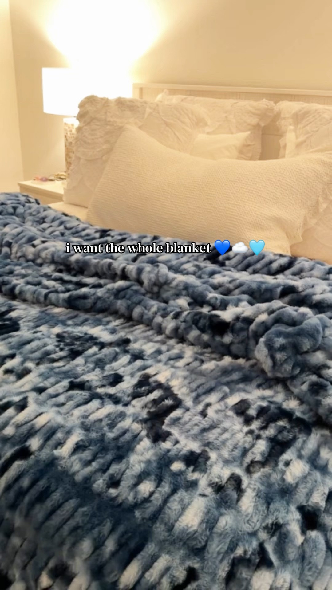 i want the whole blanket 💙☁️🩵

#LTKHome #LTKOver40 #LTKselfcare