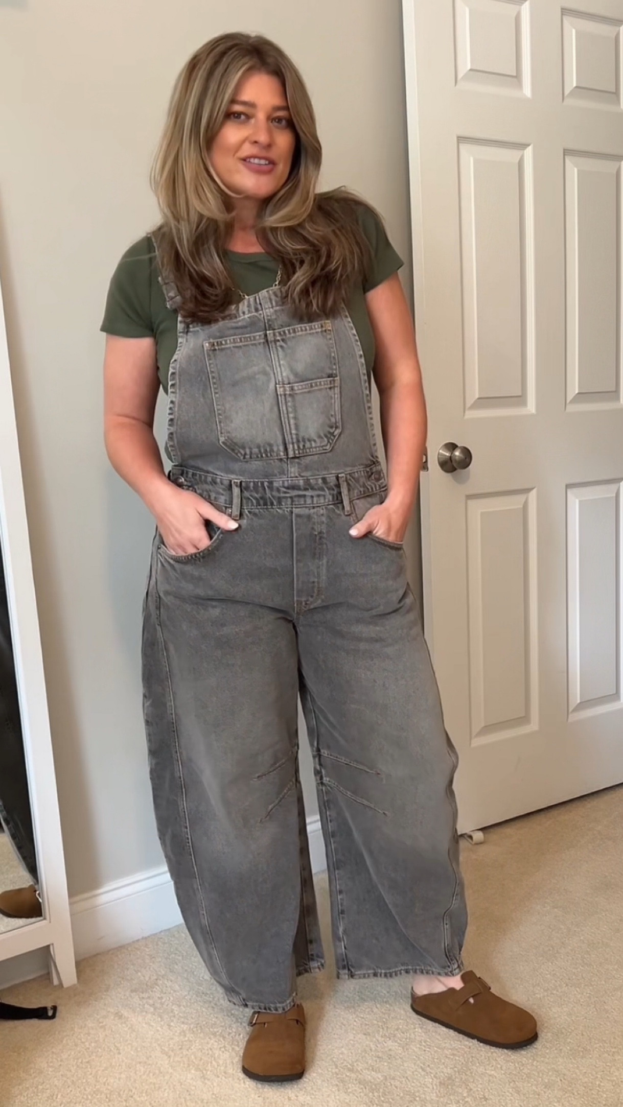 Free People Overalls!! I’m loving the barrel jeans look😊
@freepeople #freepeople #overalls