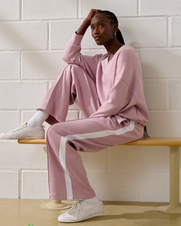 YPB neoKNIT V-Neck | Abercrombie & Fitch (US)