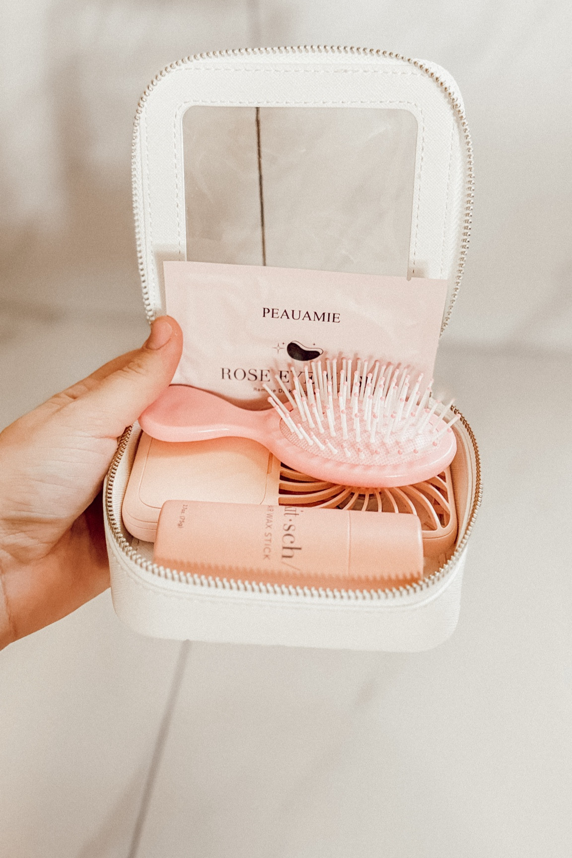 Mini pouch, beauty bag, mini makeup pouch, beauty essentials, amazon beauty finds, amazon finds 